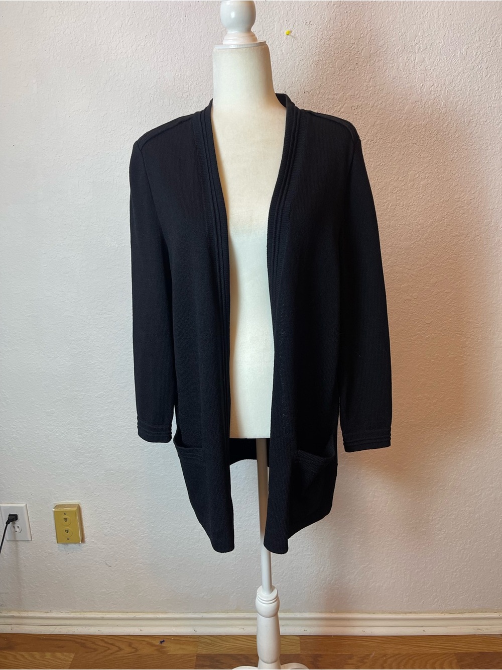 Vintage ST. JOHN basic open front cardigan in Black Size M